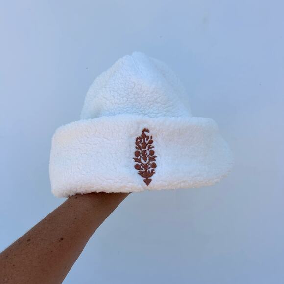 Free People FP Movement Backroads Sherpa Beanie Hat White Cream Beenie - Picture 4 of 8